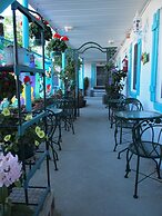 Suitcase Motel & Travel