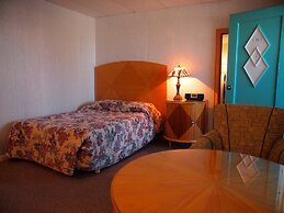 Suitcase Motel & Travel