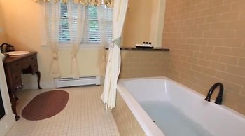 Caldwell House Bed & Breakfast