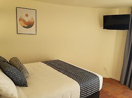 City of Sails Motel
