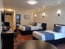 City of Sails Motel