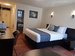 City of Sails Motel