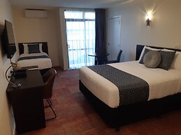 City of Sails Motel