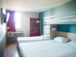 Kyriad Direct Mont De Marsan - St Avit