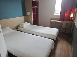 Kyriad Direct Mont De Marsan - St Avit