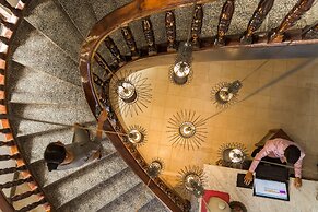 Apsara Centrepole Hotel