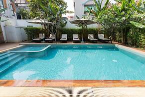 Apsara Centrepole Hotel