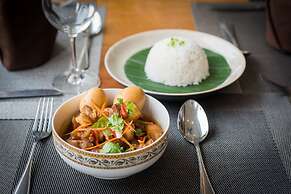 Apsara Centrepole Hotel