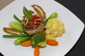 Apsara Centrepole Hotel