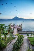 Hotel y Centro de Convenciones Jardines del Lago