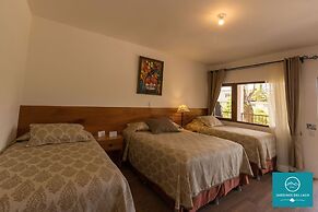 Hotel y Centro de Convenciones Jardines del Lago