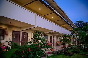 Hotel y Centro de Convenciones Jardines del Lago