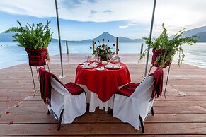 Hotel y Centro de Convenciones Jardines del Lago