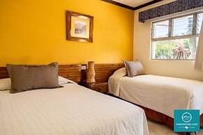 Hotel y Centro de Convenciones Jardines del Lago