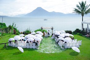 Hotel y Centro de Convenciones Jardines del Lago
