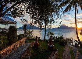 Hotel y Centro de Convenciones Jardines del Lago