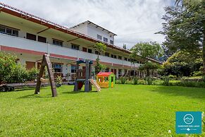 Hotel y Centro de Convenciones Jardines del Lago