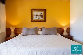 Hotel y Centro de Convenciones Jardines del Lago