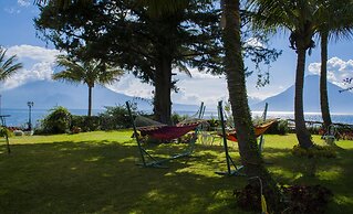 Hotel y Centro de Convenciones Jardines del Lago