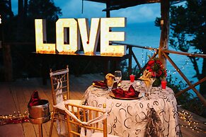 Hotel y Centro de Convenciones Jardines del Lago