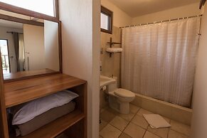 Hotel y Centro de Convenciones Jardines del Lago