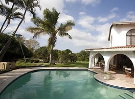 Bizafrika Guest Lodge & Conference Center