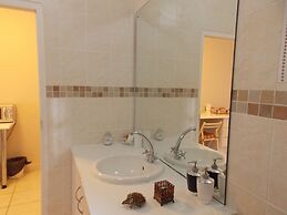 Bizafrika Guest Lodge & Conference Center