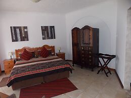 Bizafrika Guest Lodge & Conference Center