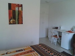 Bizafrika Guest Lodge & Conference Center