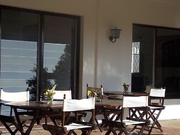 Bizafrika Guest Lodge & Conference Center