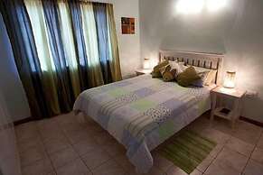 Bizafrika Guest Lodge & Conference Center