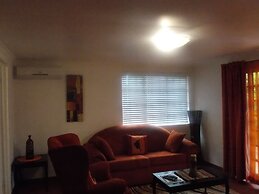 Bizafrika Guest Lodge & Conference Center