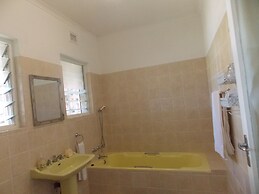 Bizafrika Guest Lodge & Conference Center