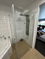 DeLorenzo's Studio Apartments