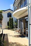 DeLorenzo's Studio Apartments