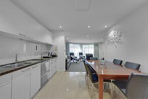 DeLorenzo's Studio Apartments