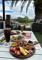 DeLorenzo's Studio Apartments