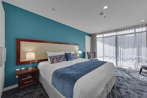 DeLorenzo's Studio Apartments