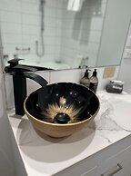 DeLorenzo's Studio Apartments