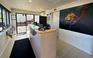 DeLorenzo's Studio Apartments