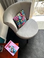 DeLorenzo's Studio Apartments