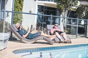 DeLorenzo's Studio Apartments