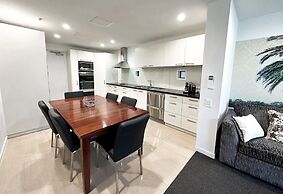 DeLorenzo's Studio Apartments