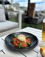 DeLorenzo's Studio Apartments