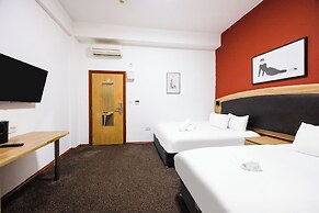 Arinza Hotel, London Ilford