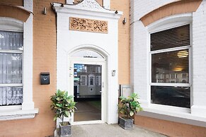 Arinza Hotel, London Ilford