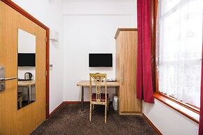 Arinza Hotel, London Ilford