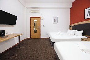 Arinza Hotel, London Ilford