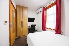 Arinza Hotel, London Ilford