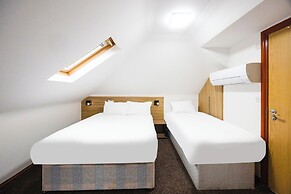 Arinza Hotel, London Ilford